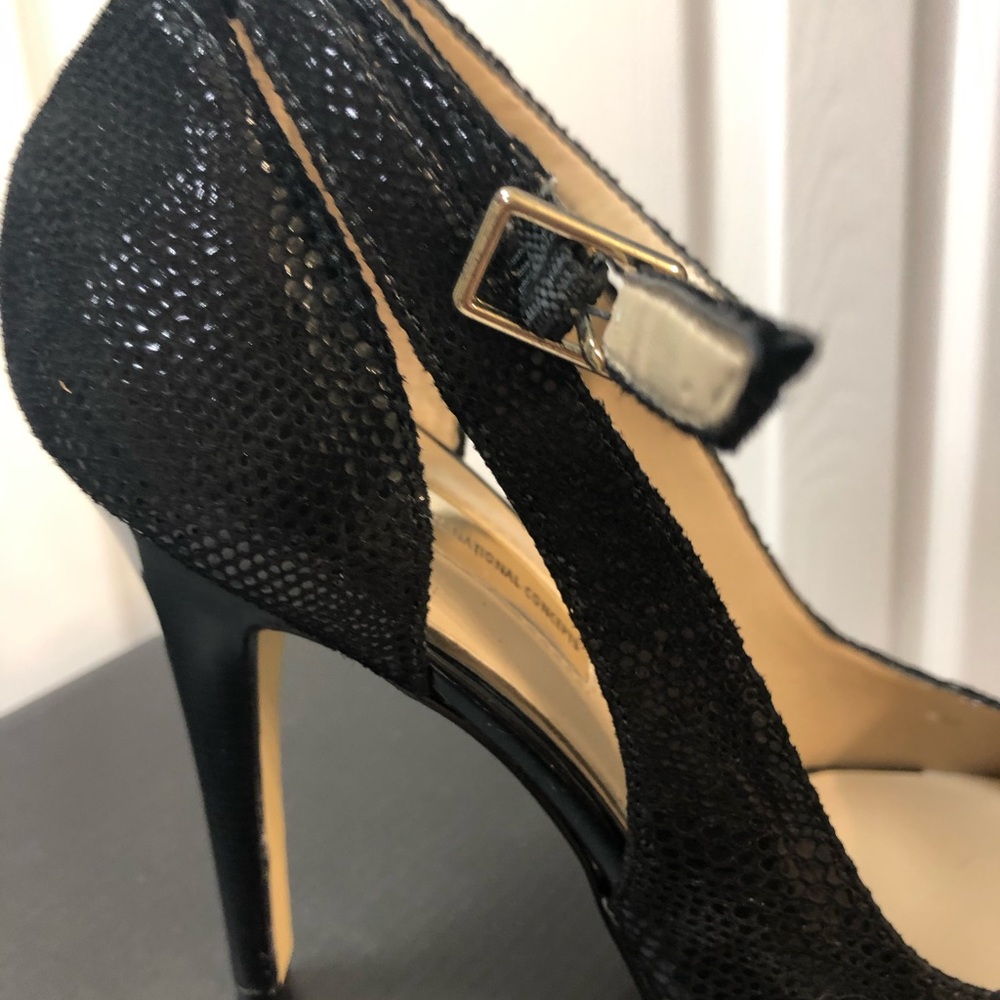 Shoes - Picture 6 of 8